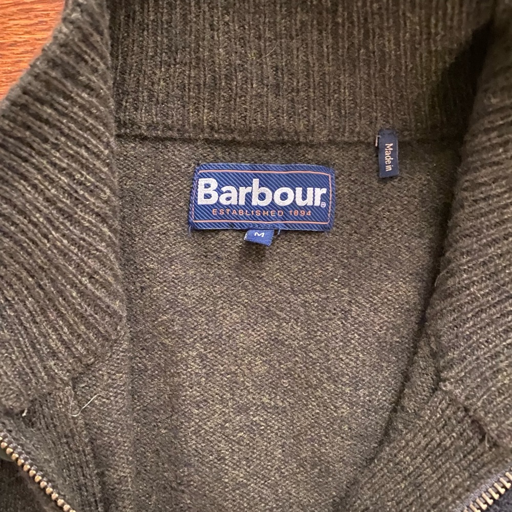 Mens Barbour (size M) sweater like new!